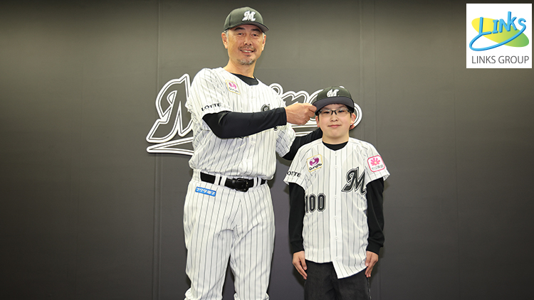 入団会見の様子