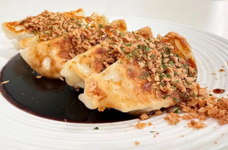 にっぽん餃子楼　by俺の生きる道