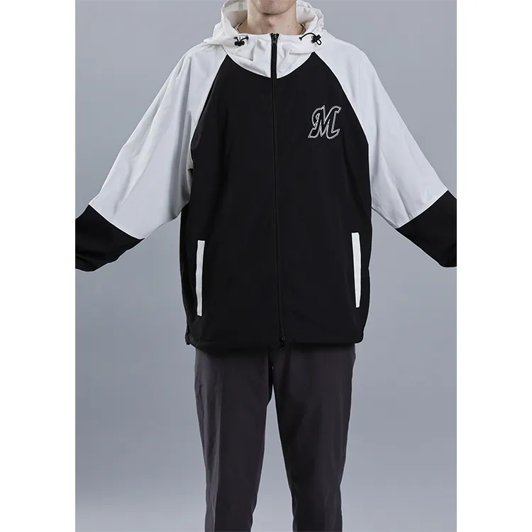 フーディーブルゾン