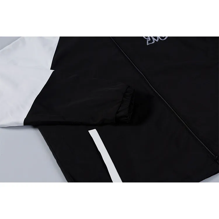 フーディーブルゾン