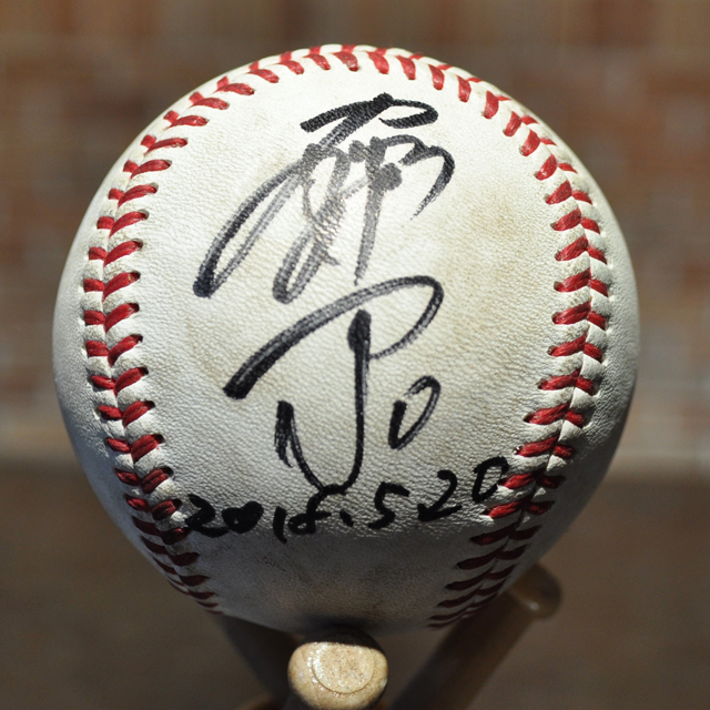 ＃0荻野貴選手ヒーロー試合球