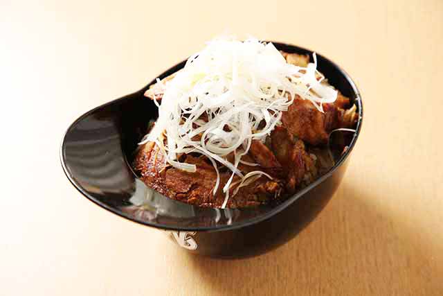 豪快ヘルメットチャーシュー丼