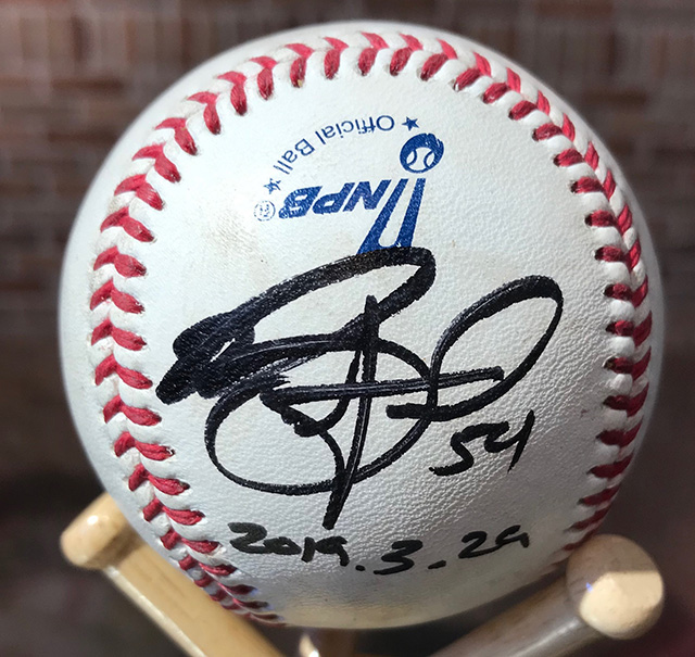 レアード選手ヒーロー試合球