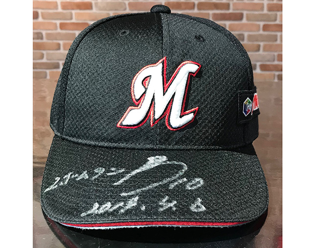 加藤選手ヒーローキャップ①