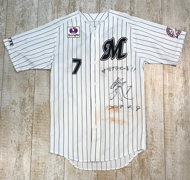 鈴木選手ヒーローユニフォーム①