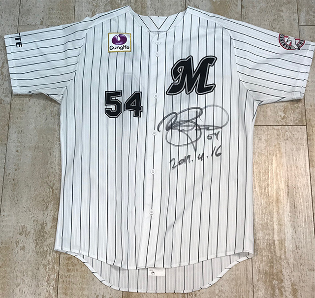 レアード選手ヒーローユニフォーム①