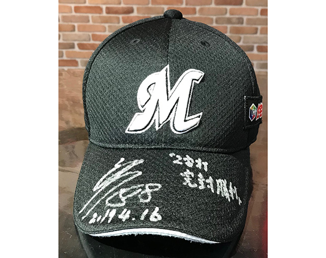 涌井投手ヒーローキャップ①