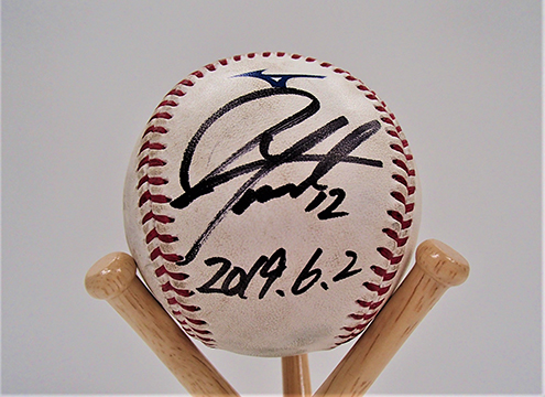 石川投手ヒーロー試合球