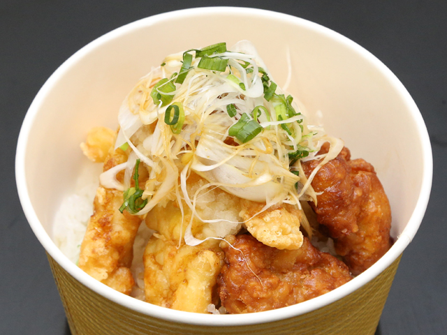 佐々木千隼の鶏丼