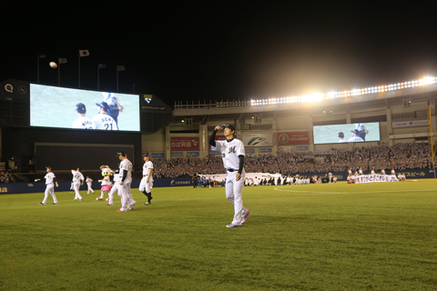 ボール投げ入れ