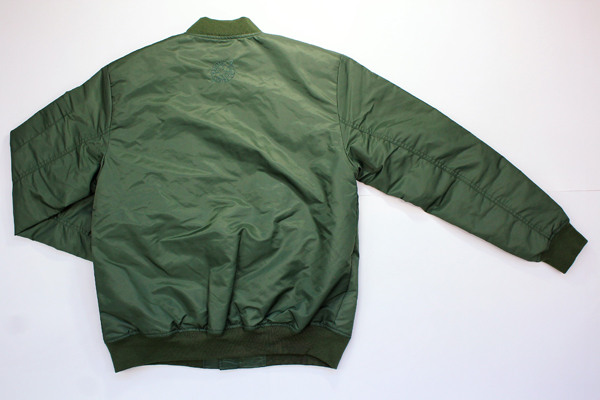 ジャケットオリーブ背面