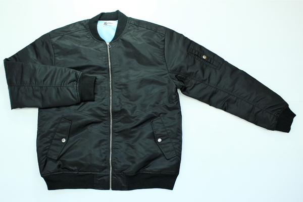 ジャケット黒正面