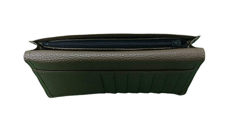 フラップ長財布