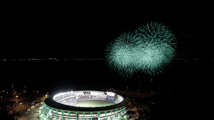 球場外壁ライトアップ