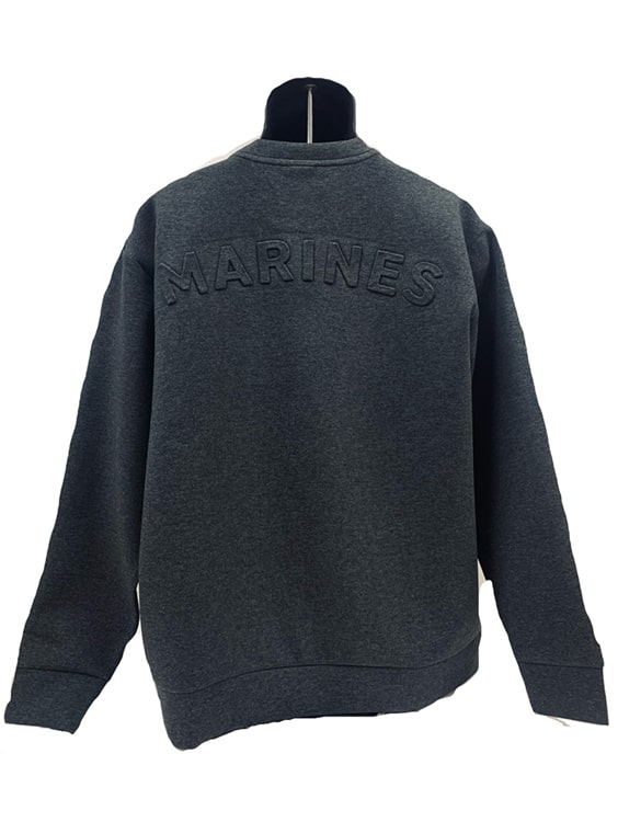 ダンボールニット クルーネック アーチロゴ