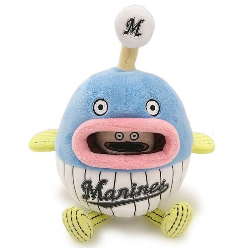 謎の魚ぬいぐるみ