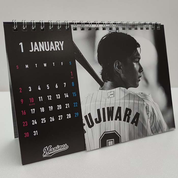 3選手卓上カレンダー