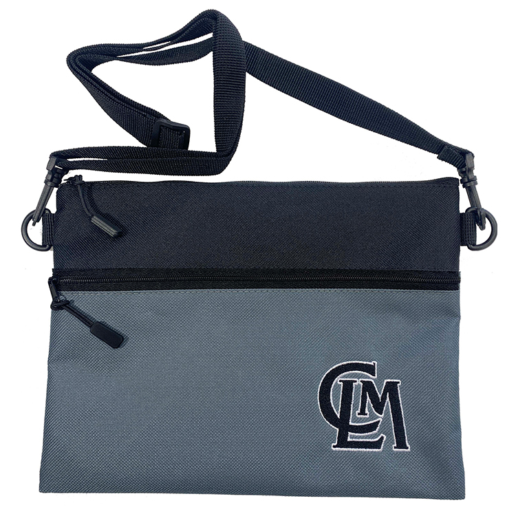 ロゴ刺繍サコッシュ