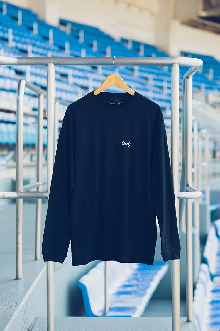 胸プリント長袖Ｔシャツ