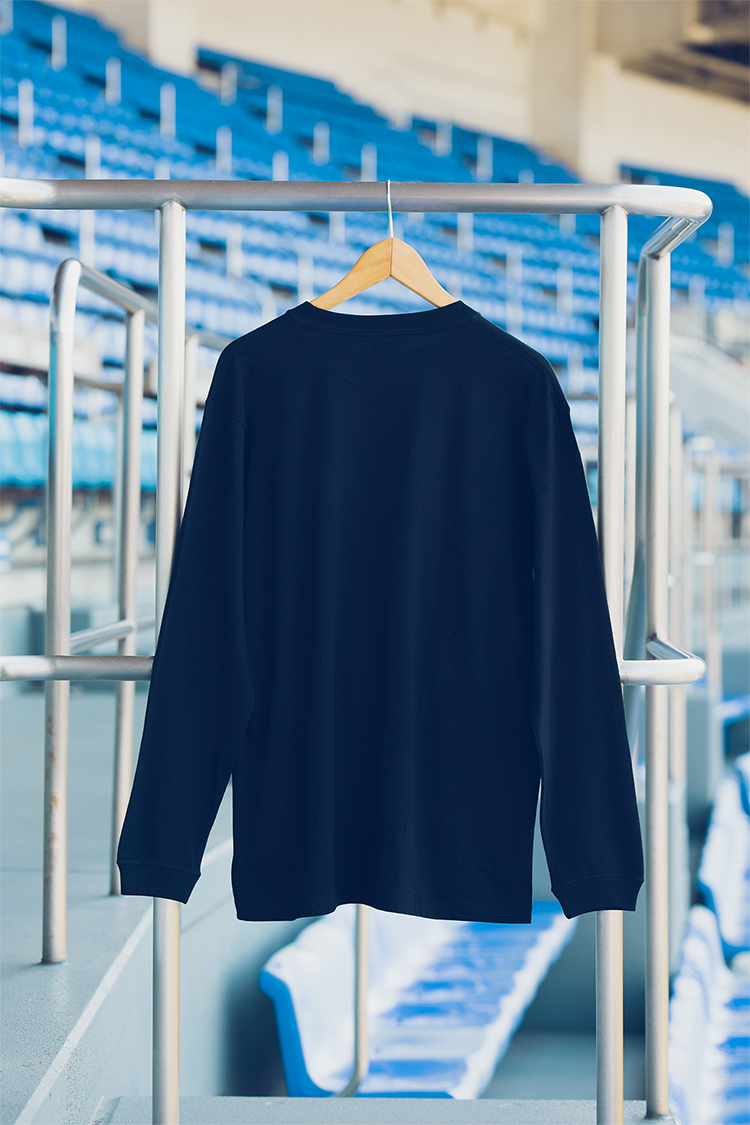 胸プリント長袖Ｔシャツ