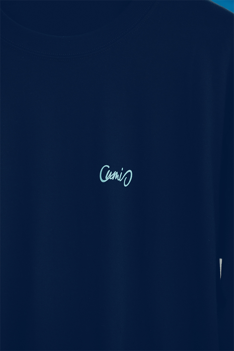 胸プリント長袖Ｔシャツ