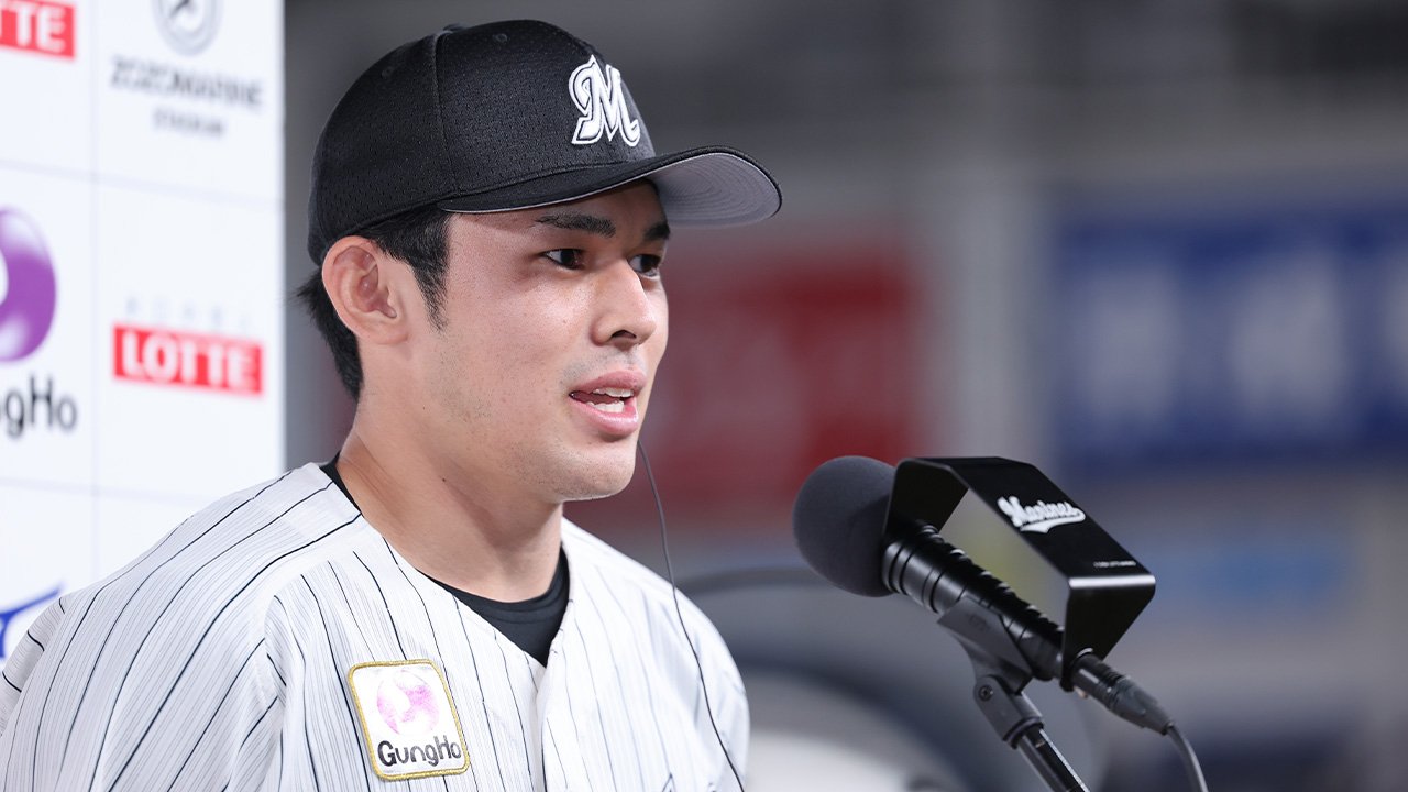17 佐々木 朗希 選手名鑑2022 - 千葉ロッテマリーンズ