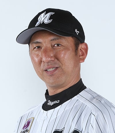 82 小野 晋吾 選手名鑑2022 - 千葉ロッテマリーンズ