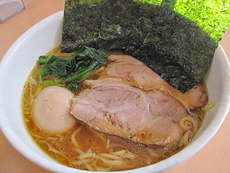 横浜家系風ラーメン 味玉入り 980円(税込)