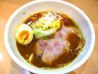 北海道室蘭カレーラーメン 980円(税込)