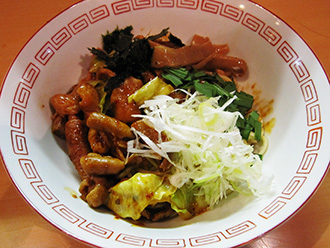 ホルモンまぜそば 980円(税込)