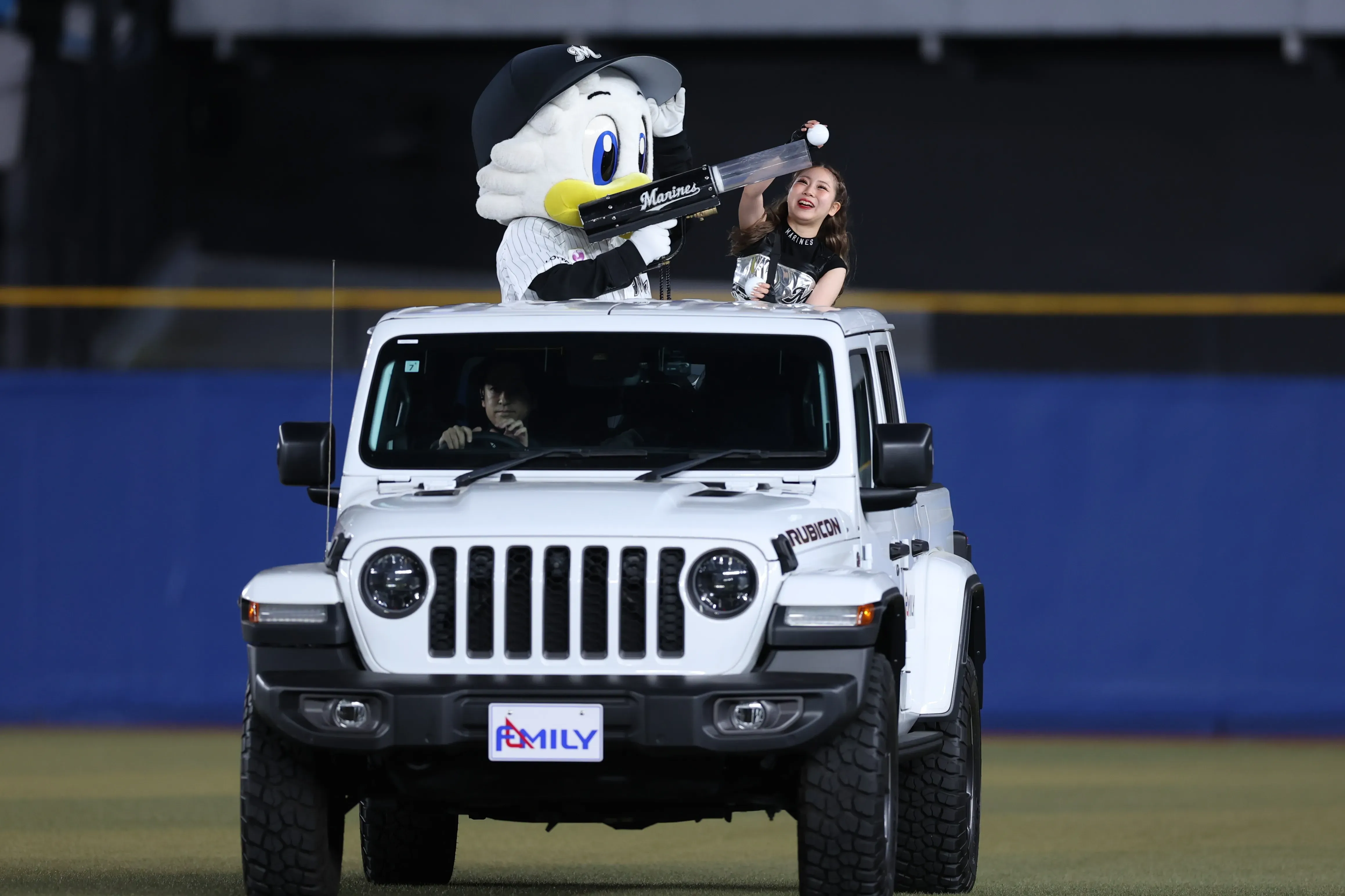 Jeep BAZOOOOOOOKA CHANCE supported by FAMILY