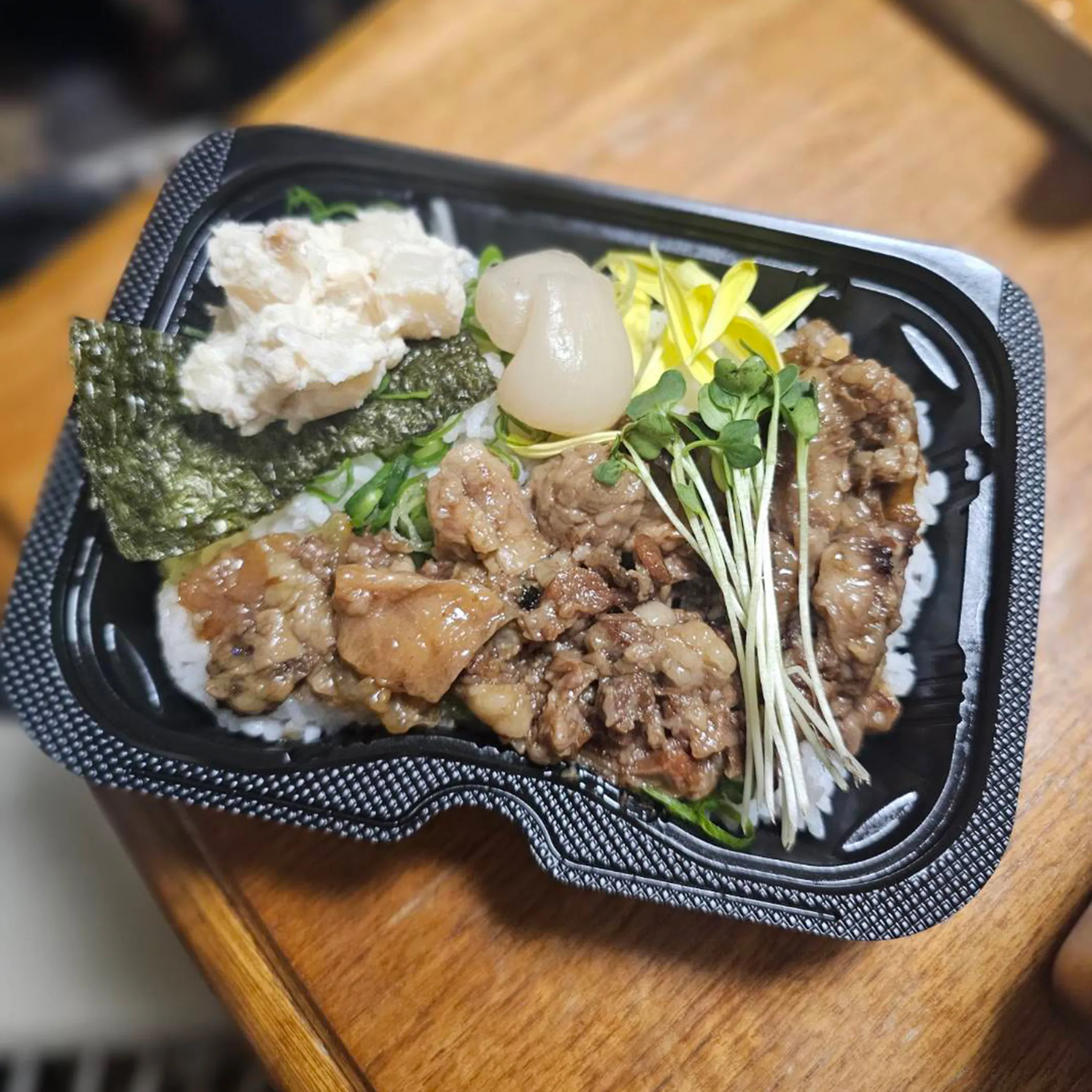 牛すじ煮込み飯