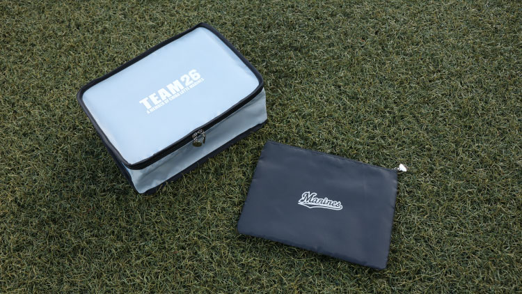 トラベルポーチ