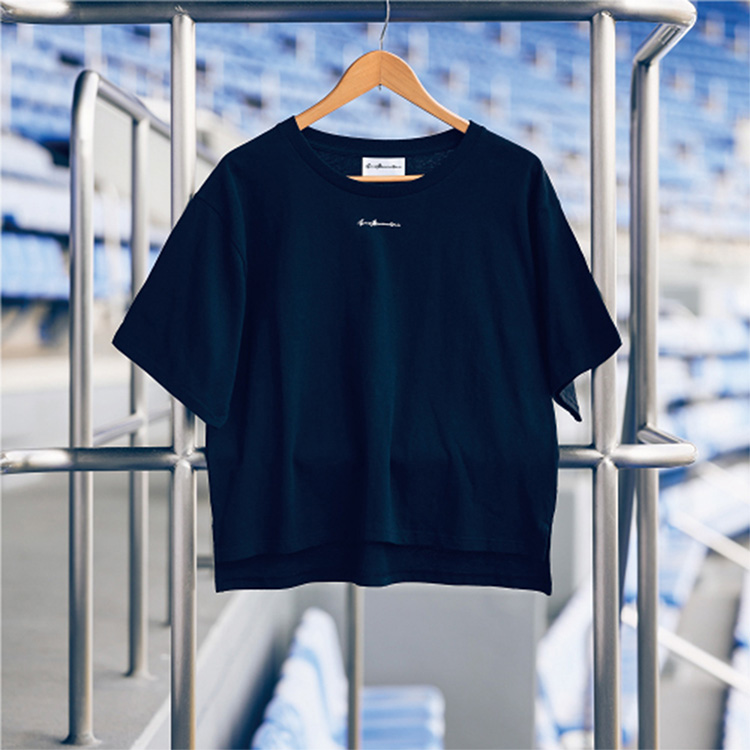 胸ロゴレディースTシャツ