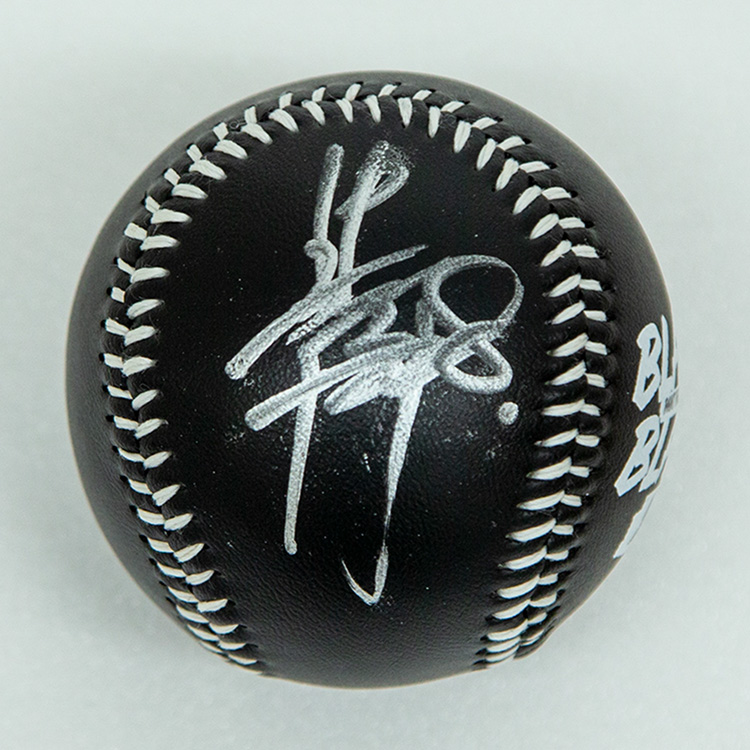 直筆サイン入り「BLACK BLACKデザインボール」