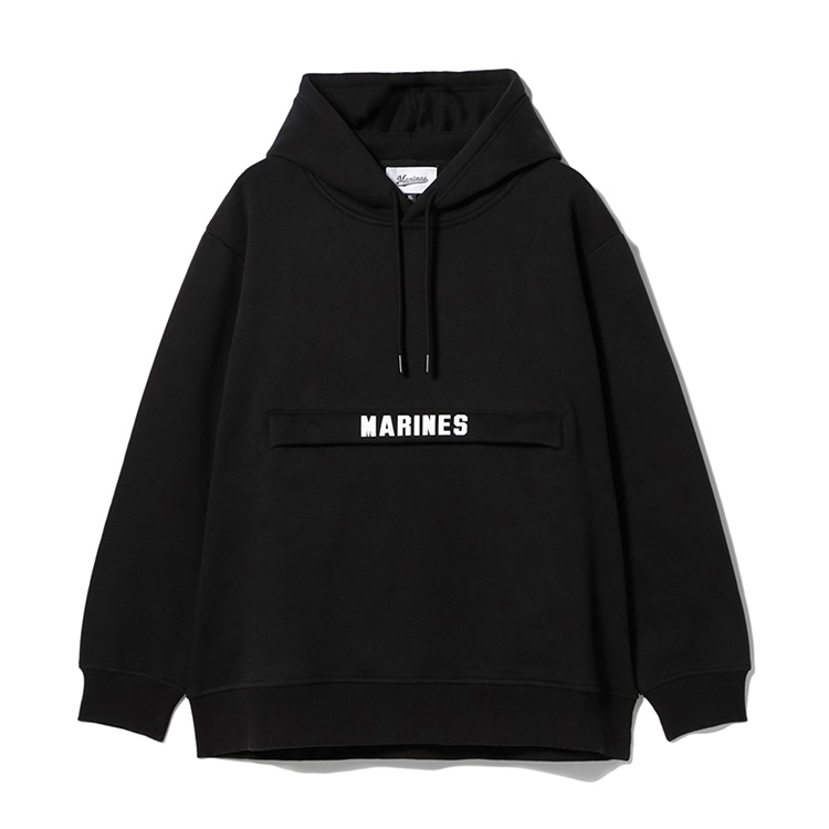 フード付きベストとアノラックパーカー