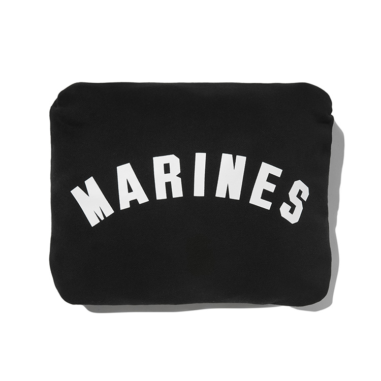 フード付きベストとアノラックパーカー