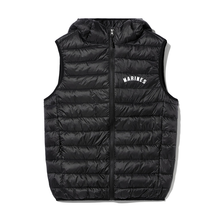 フード付きベストとアノラックパーカー