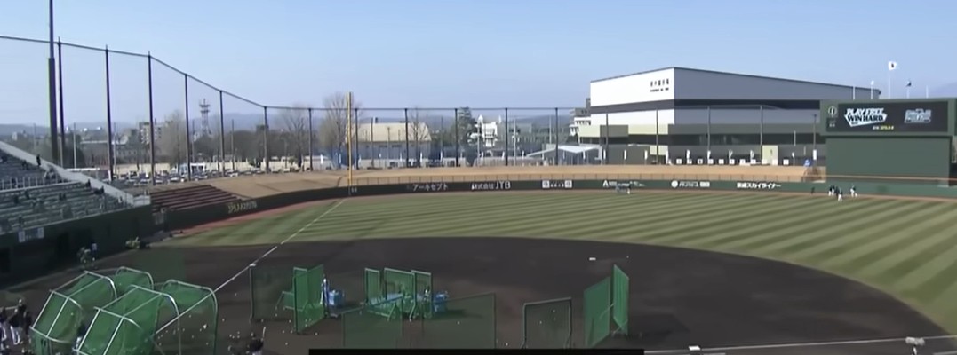 都城市都城運動公園野球場のレフトスタンド全体