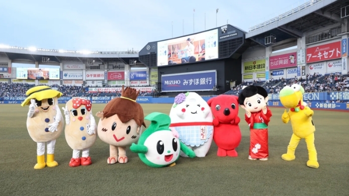 ZOZOマリンスタジアムに集まったキャラクターたち